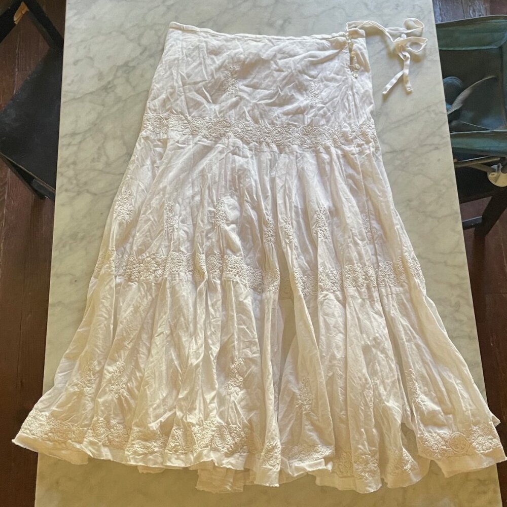 Vince white ruffle tier floral embroidered tie waist maxi skirt size M